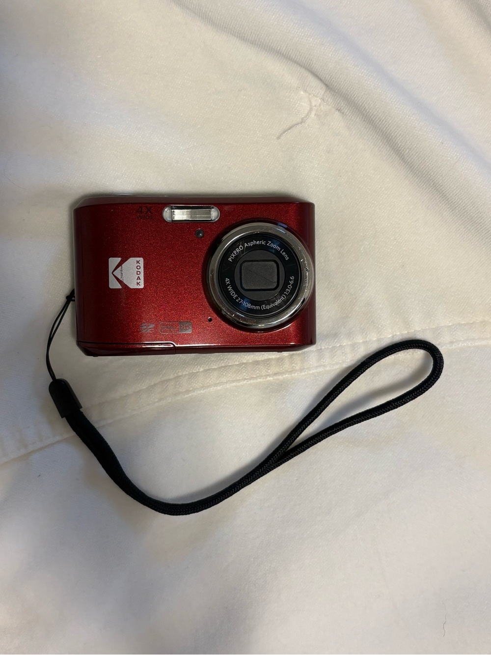 Kodak FZ45 Digital Camera with Wrist Strap + Adaptor included